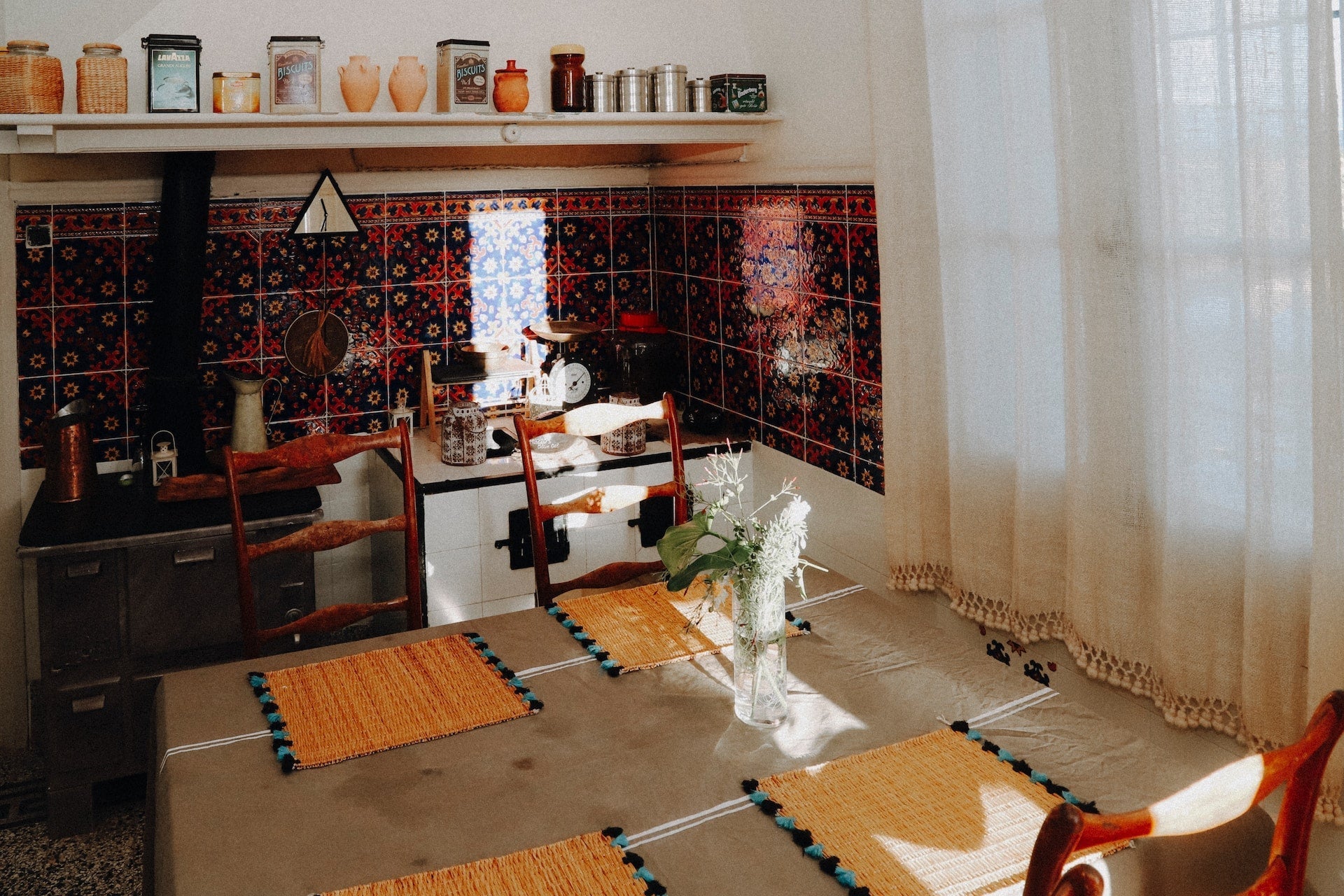 The Beauty of Imperfection: The Importance of Embracing Vintage Items in Everyday Life - Homekeep Studio