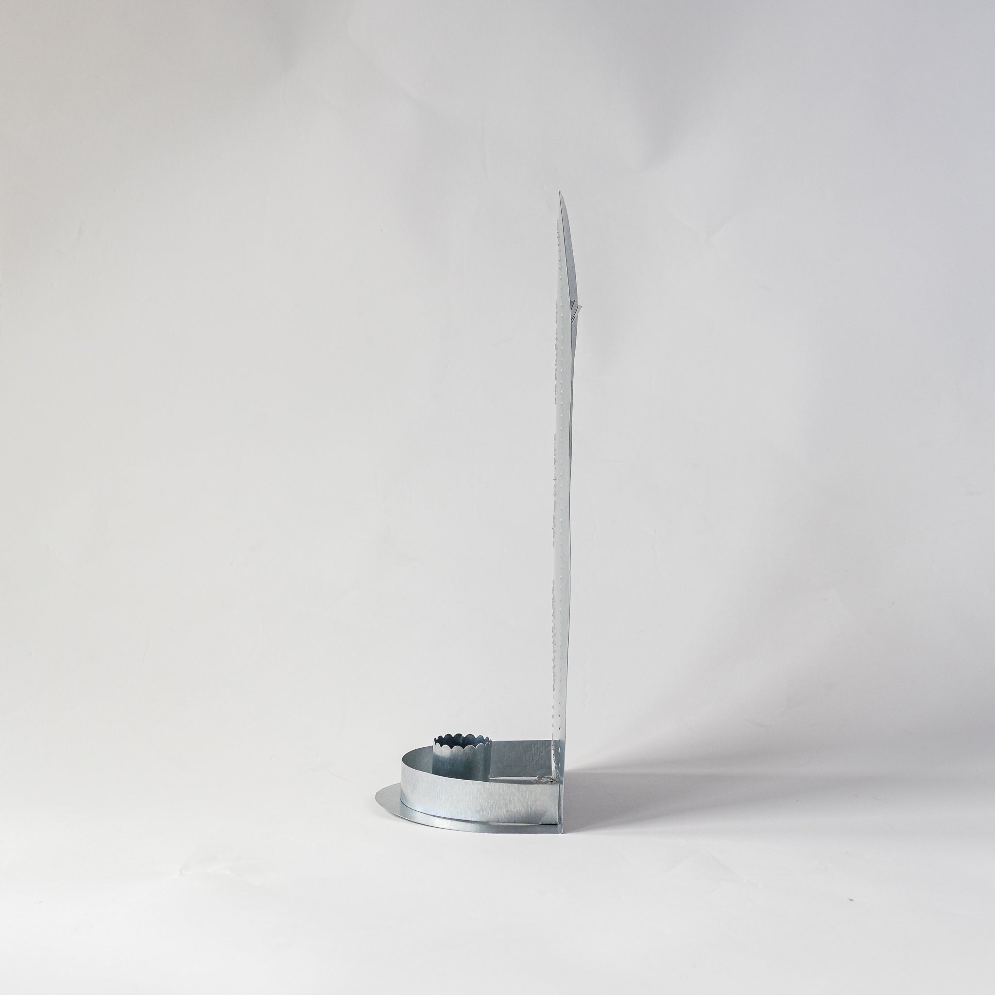 Vine_TaperCandleholder_Side