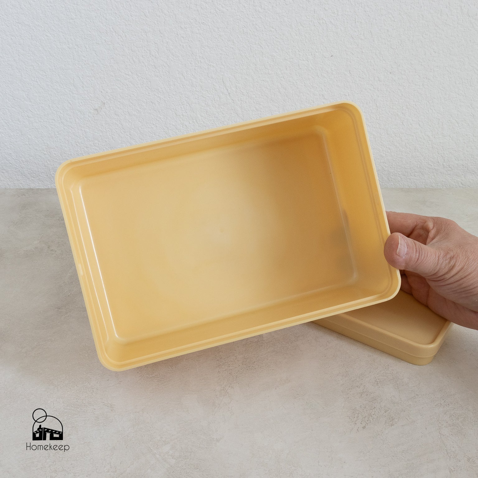 Vintage Cream Hard Plastic (Bakelite) Coracle Sandwich Food Box - Homekeep Studio
