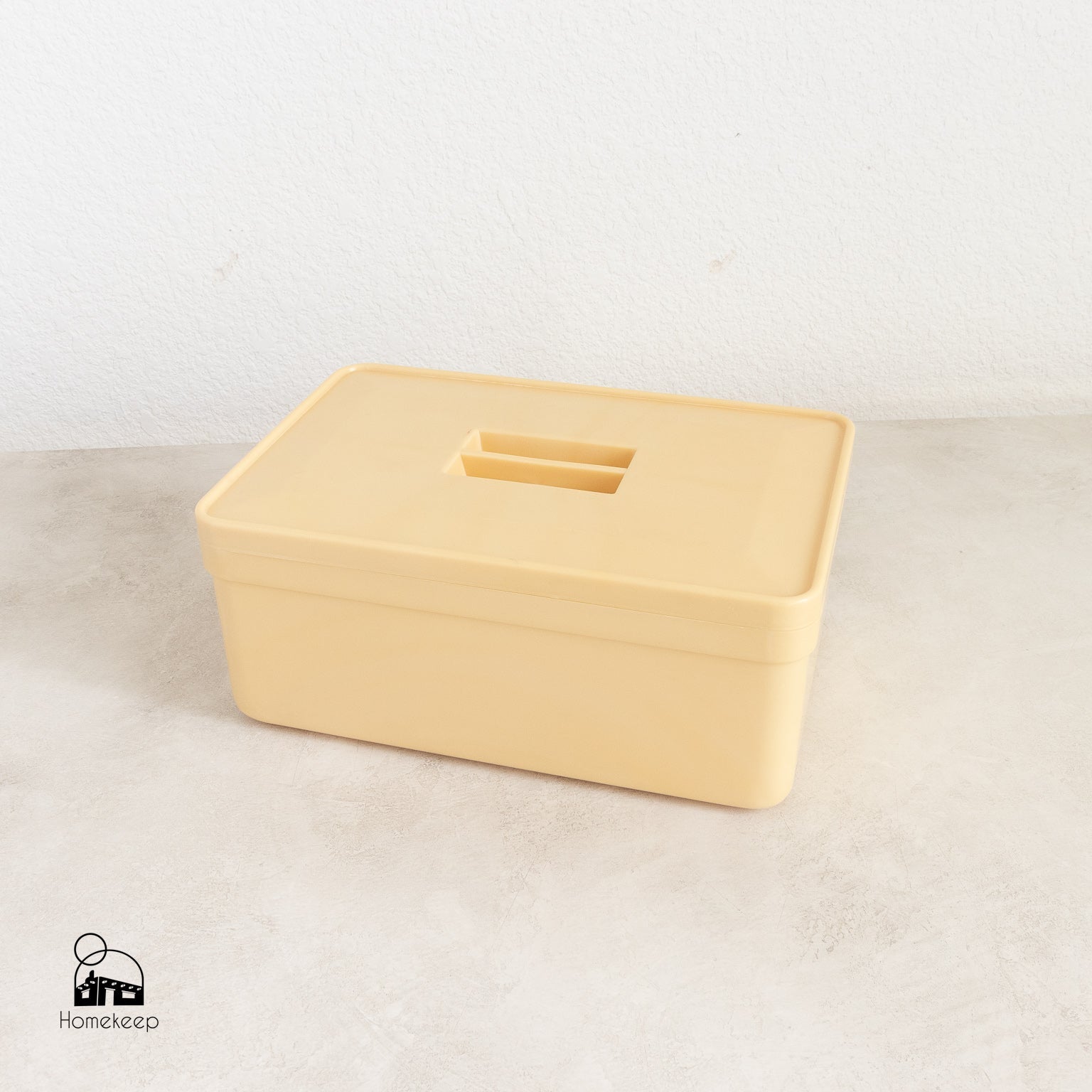 Vintage Cream Hard Plastic (Bakelite) Coracle Sandwich Food Box - Homekeep Studio